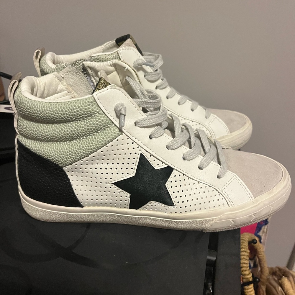 Vintage Havana White and Black Star High-Top Sneakers